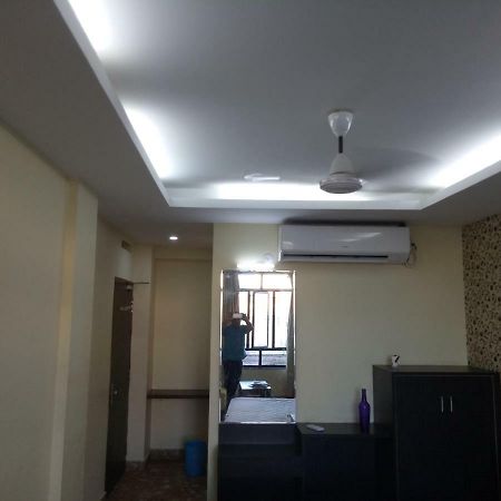 מלון פורי Assam Jatri Niwas מראה חיצוני תמונה
